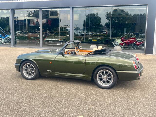 MG RV8