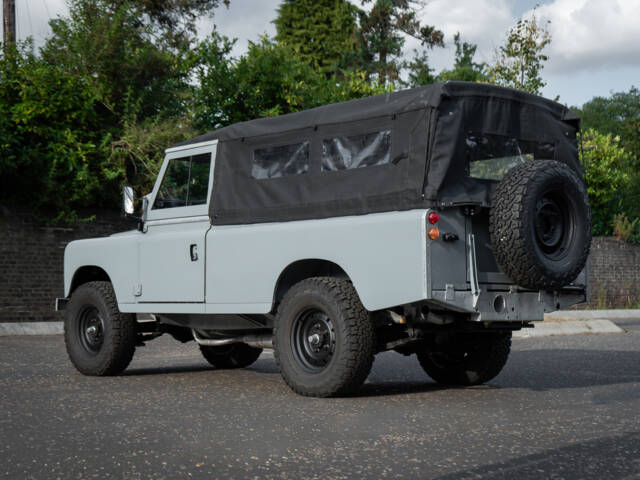 Land Rover 109