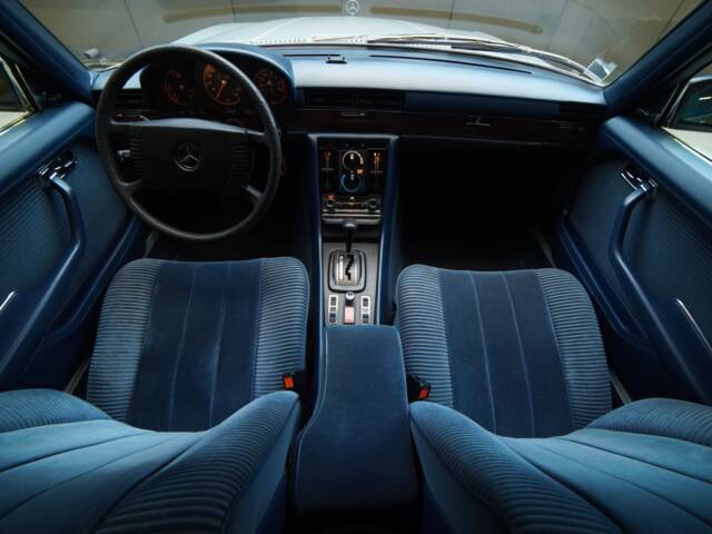 Mercedes-Benz 450 SEL 6,9