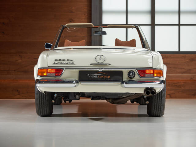 Mercedes-Benz 230 SL