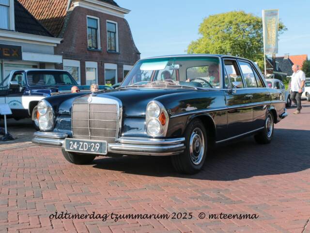 Mercedes-Benz 250 S