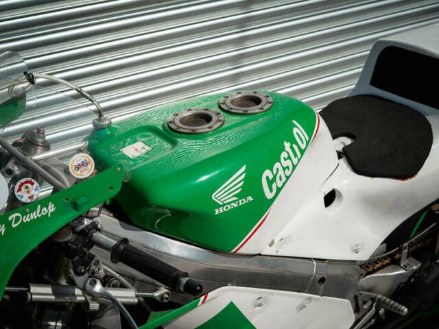 Honda VFR 750R RC 30