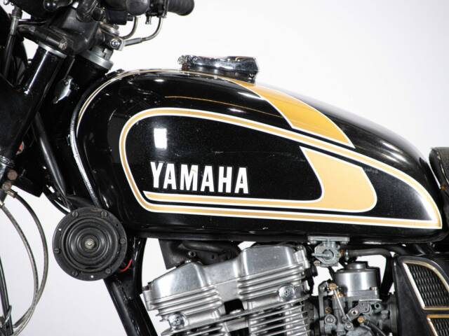 Yamaha TX 500