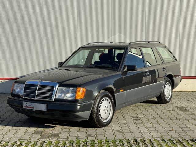 Bild 1/30 von Mercedes-Benz 300 TE (1992)