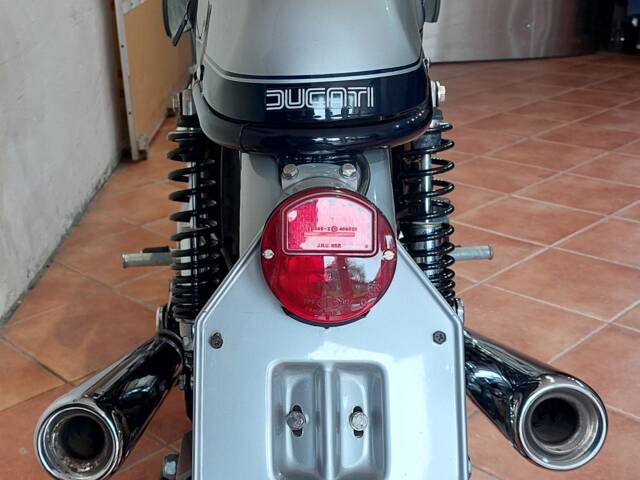 Ducati 900 SS