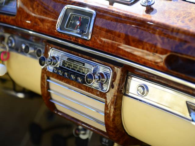 Mercedes-Benz 220 S Cabriolet