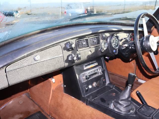 MG MGB GT V8