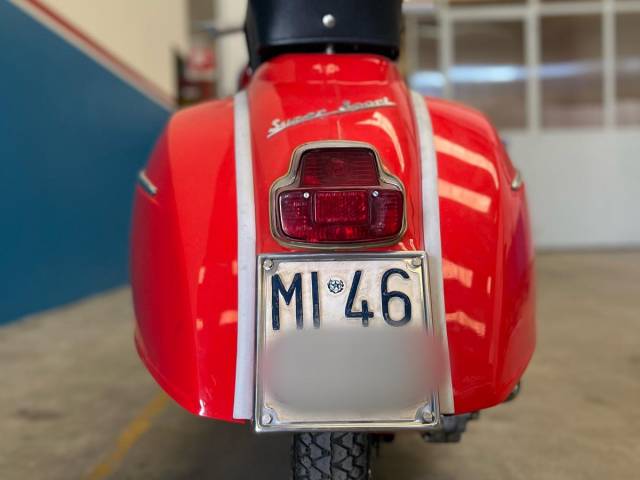 Piaggio Vespa 180 SS