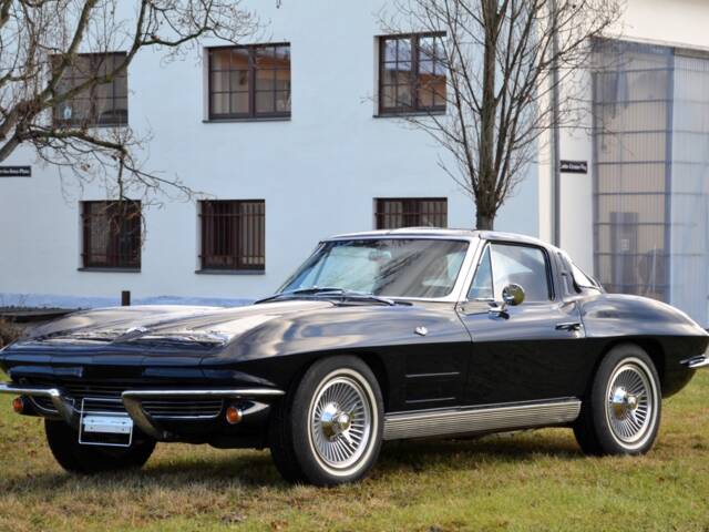 Immagine 1/26 di Chevrolet Corvette Sting Ray (1963)