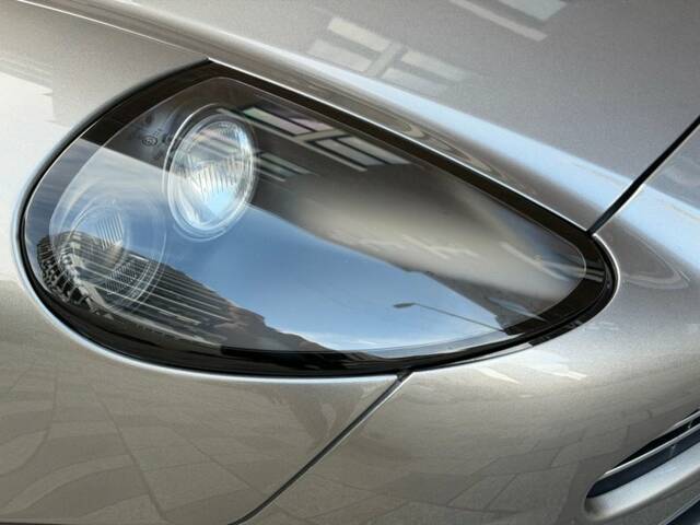 Aston Martin V12 Vanquish S