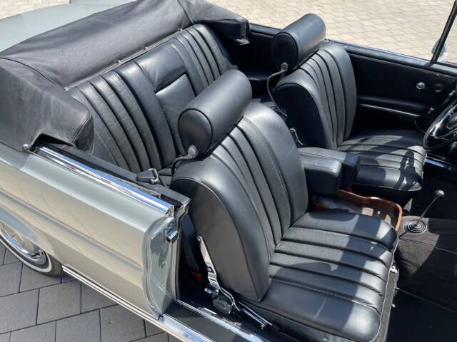 Mercedes-Benz 250 SE