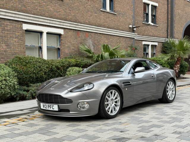 Aston Martin V12 Vanquish S