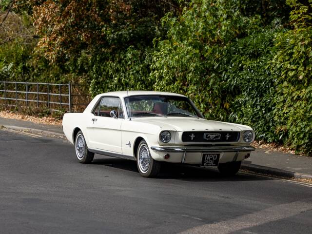 Ford Mustang 200