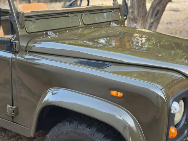 Land Rover 90