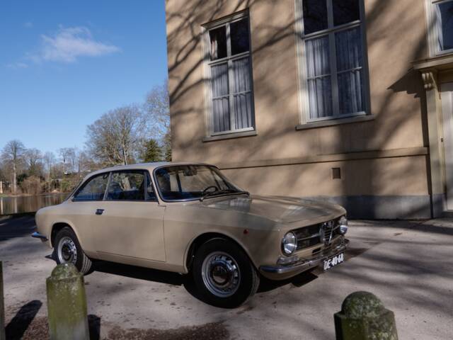 Alfa Romeo Giulia GT 1300 Junior