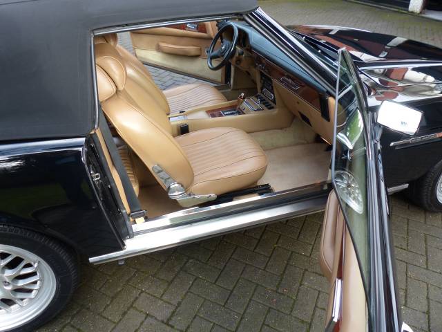 Aston Martin V8 EFi Volante