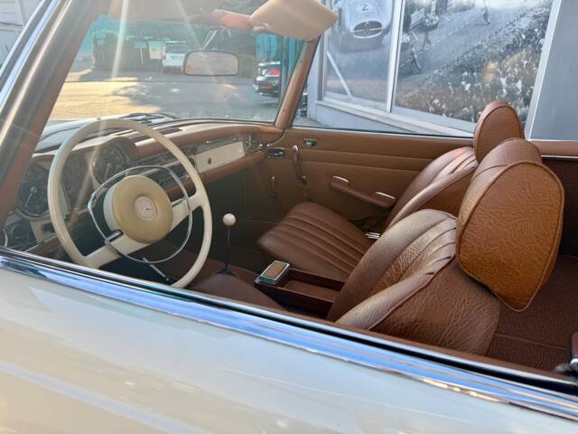 Mercedes-Benz 280 SL
