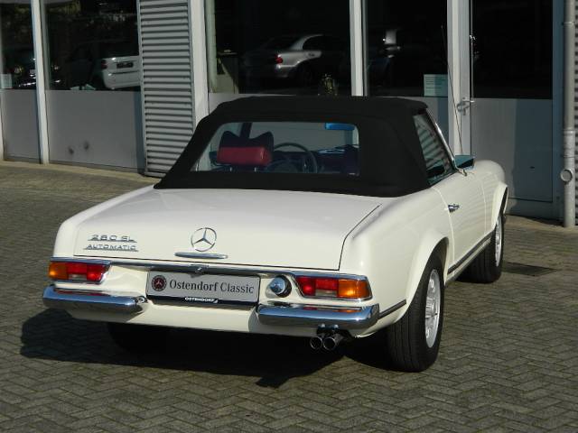 Mercedes-Benz 280 SL