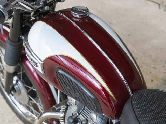 Triumph T 100 R Daytona