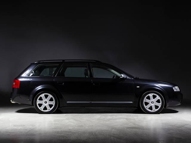 Immagine 1/33 di Audi S6 Avant (2000)