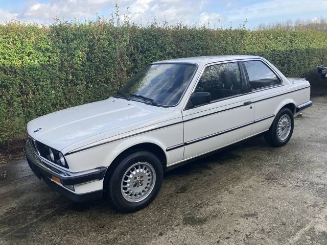 Bild 1/20 von BMW 318i (1986)