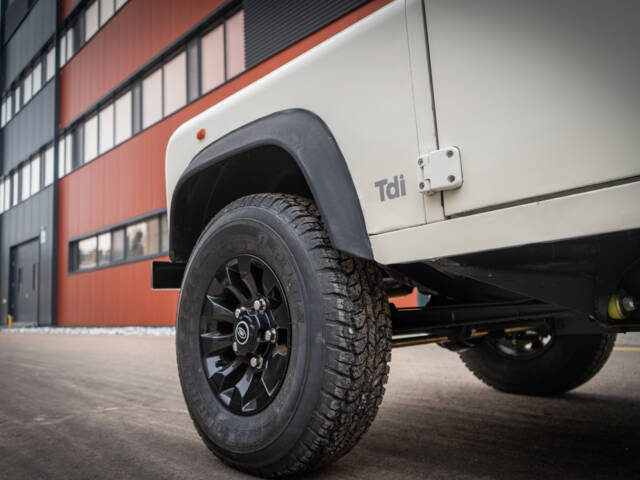 Land Rover Defender 130 Td5 Crew Cab