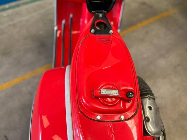 Piaggio Vespa 180 SS