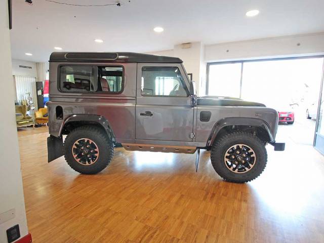 Land Rover Defender 90 Heritage