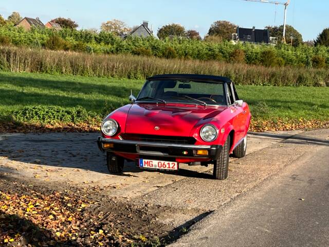 FIAT 124 Spider CS1