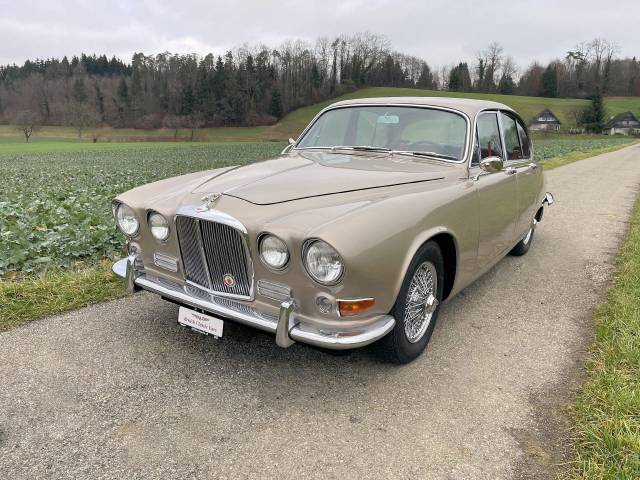 Jaguar 420