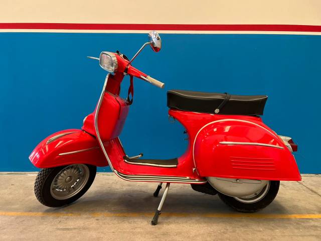 Piaggio Vespa 180 SS