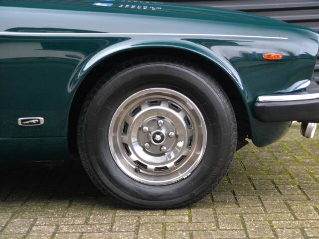 Jaguar XJ 12