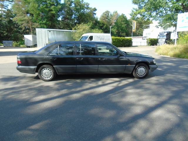 Mercedes-Benz 260 E Lang