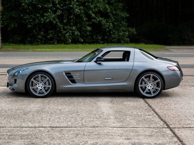 Mercedes-Benz SLS AMG
