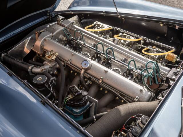 Aston Martin DB 6 Vantage