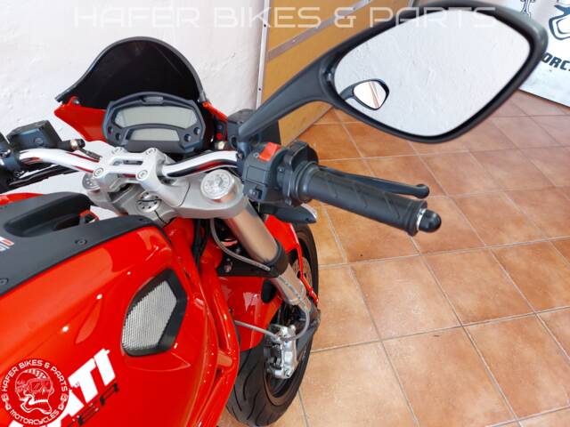 Ducati Monster 696 Plus