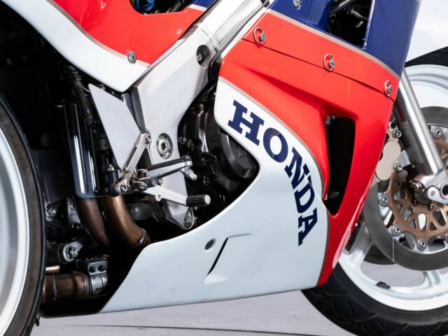 Honda VFR 750R RC 30