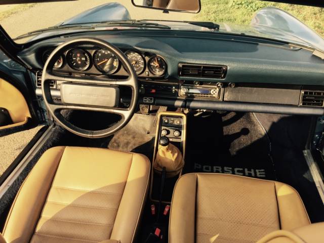 Porsche 911 Carrera 3.2