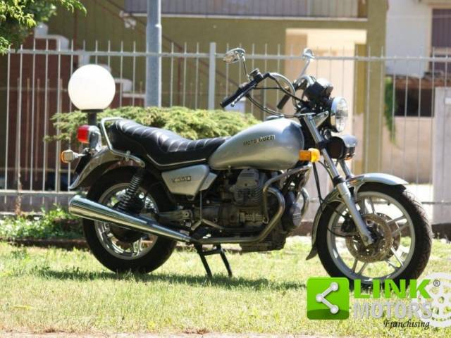 Image 1/10 of Moto Guzzi DUMMY (1984)