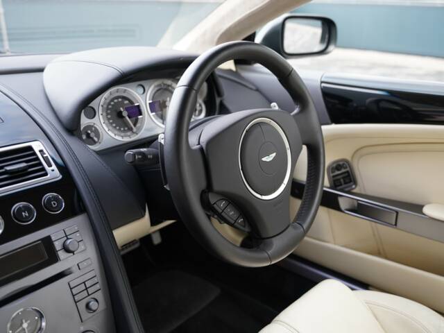 Aston Martin DB 9