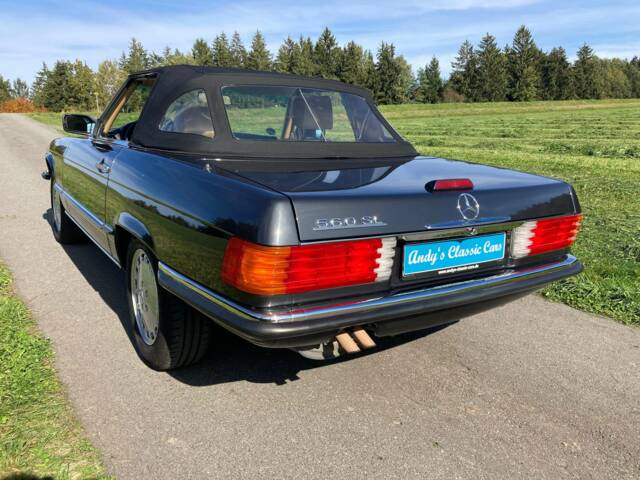 Mercedes-Benz 560 SL