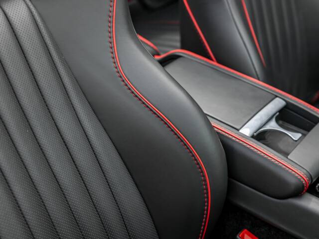 Aston Martin DB 9 GT Volante