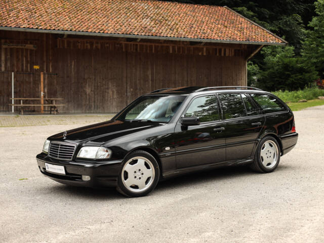 Image 1/89 of Mercedes-Benz C 43 AMG T (1998)
