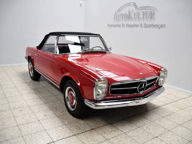 Mercedes-Benz 230 SL