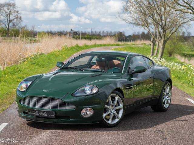 Aston Martin V12 Vanquish