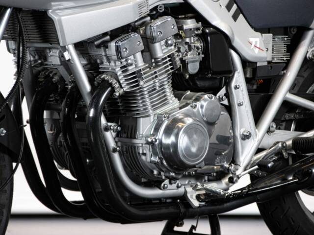 Suzuki GSX 750S Katana