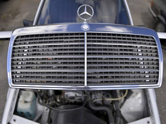 Mercedes-Benz 200 D
