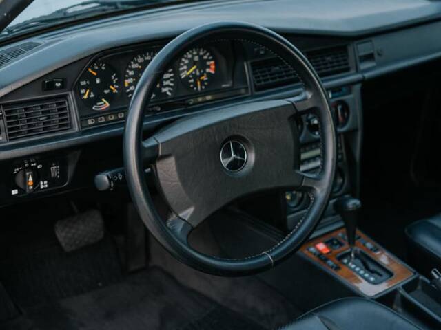 Mercedes-Benz 190 E 2.3-16