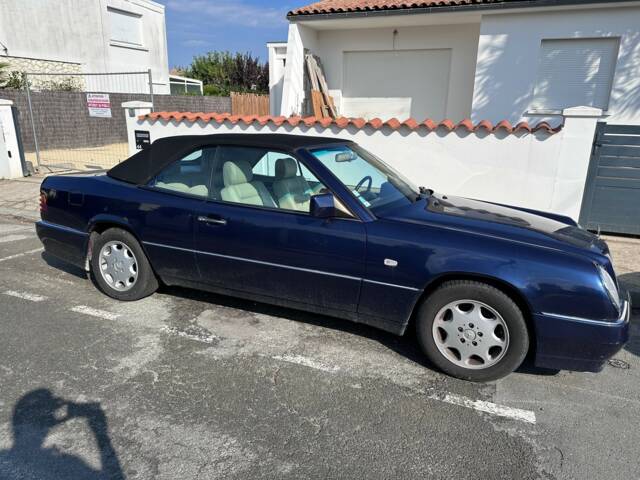 Bild 1/5 von Mercedes-Benz 300 CE-24 (1993)