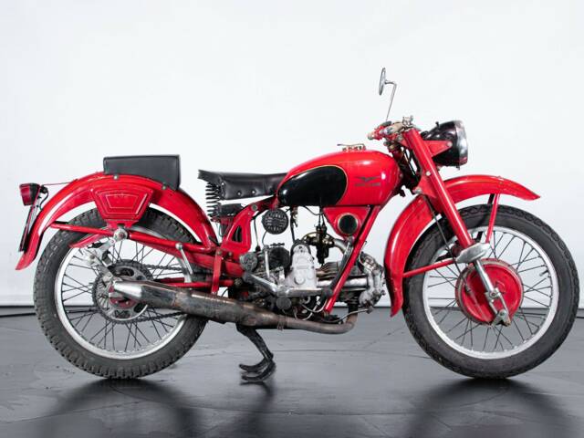 Moto Guzzi 250 SS